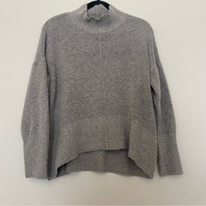 Romeo + Juliet couture sweater size large